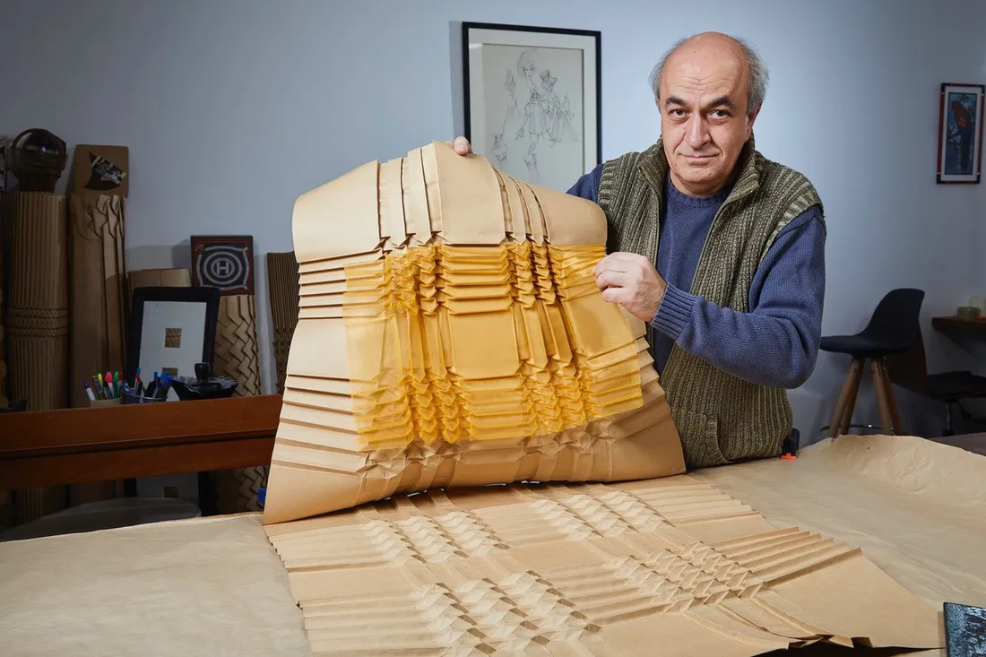 Karen Grigorian, maître plisseur